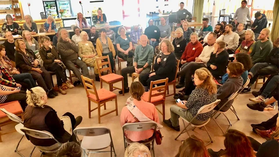 Fishbowl beskuren Avslutande fish bowl på Omställningsforum 2024 i Hågaby, Uppsala