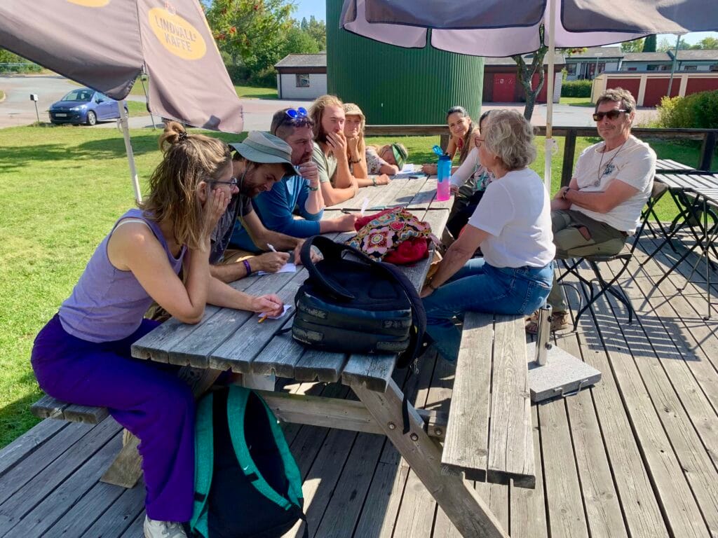 deltagare i arbetsdag på Hågaby stadsodling, Uppsala.