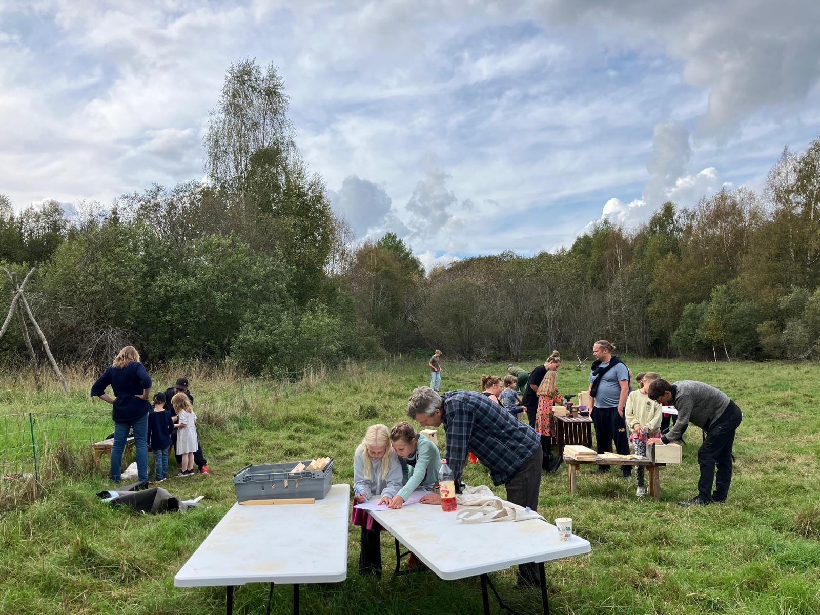 Holkbygge på platsen för skogsträdgården i Skyttorp.