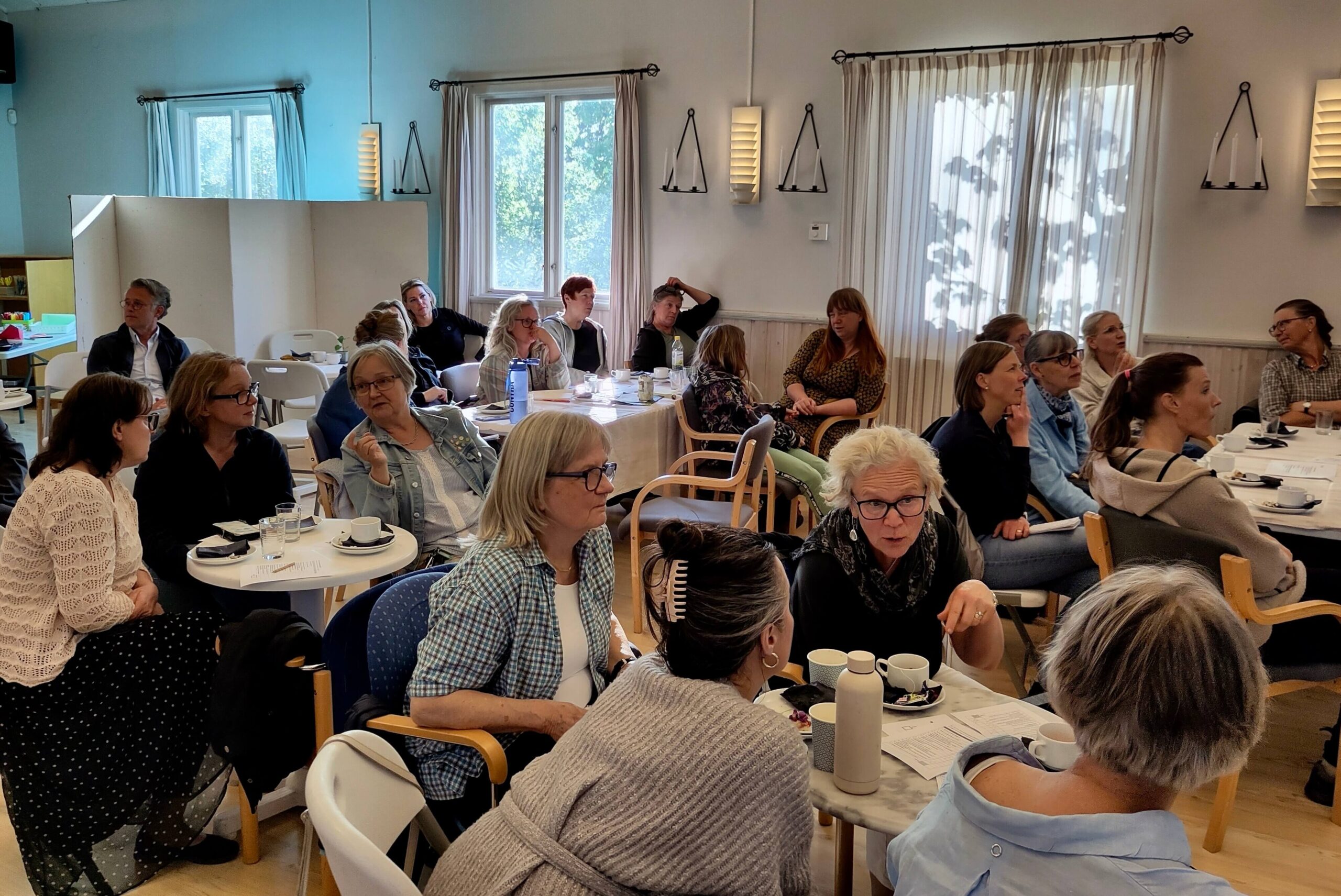 Deltagare på inspirationsträff om beredskapsodling på Orkesta bygdegård i Vallentuna.